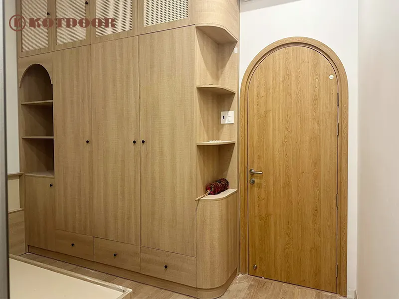 mẫu cửa vòm nhựa composite hiện đại đã lắp tại công trình