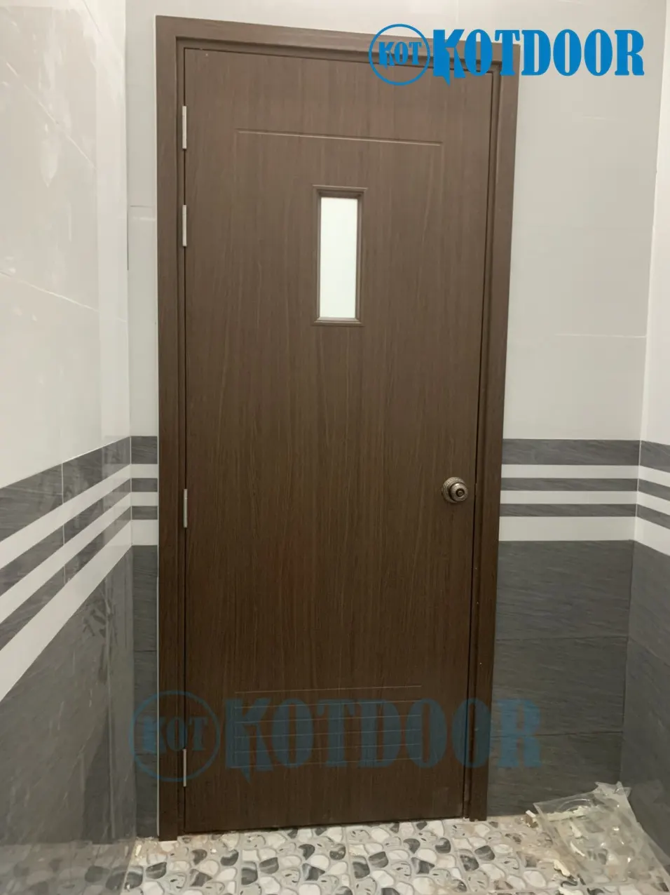 Cửa nhựa composite ô kính