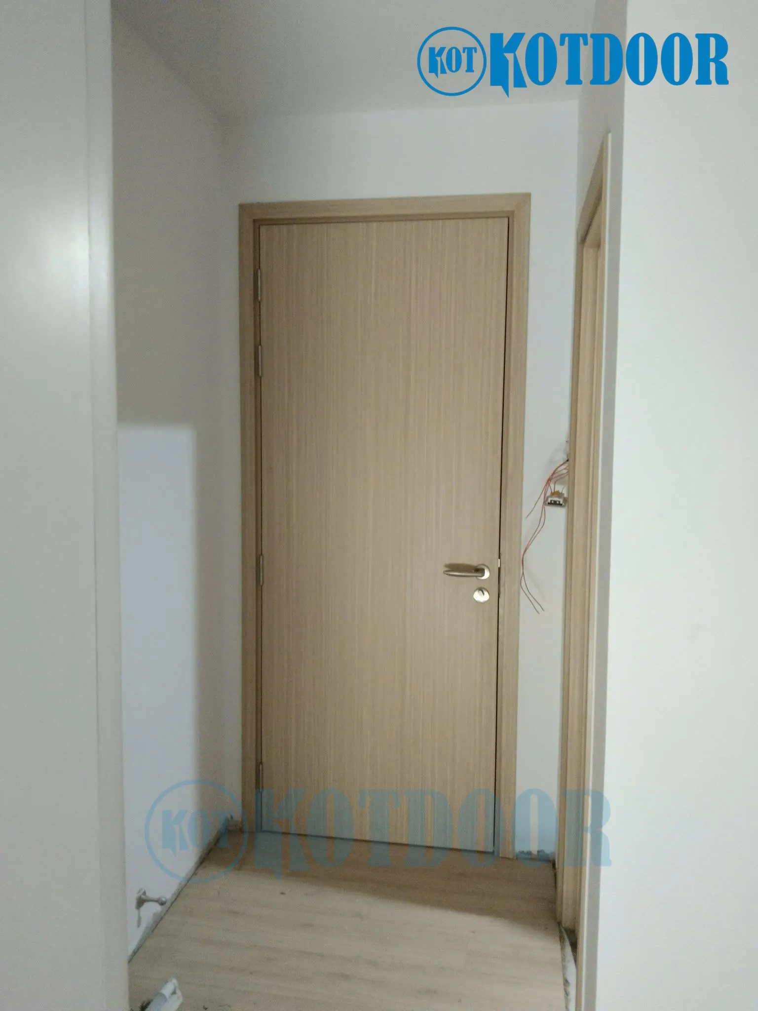 Cửa nhựa composite phòng ngủ mẫu phẳng